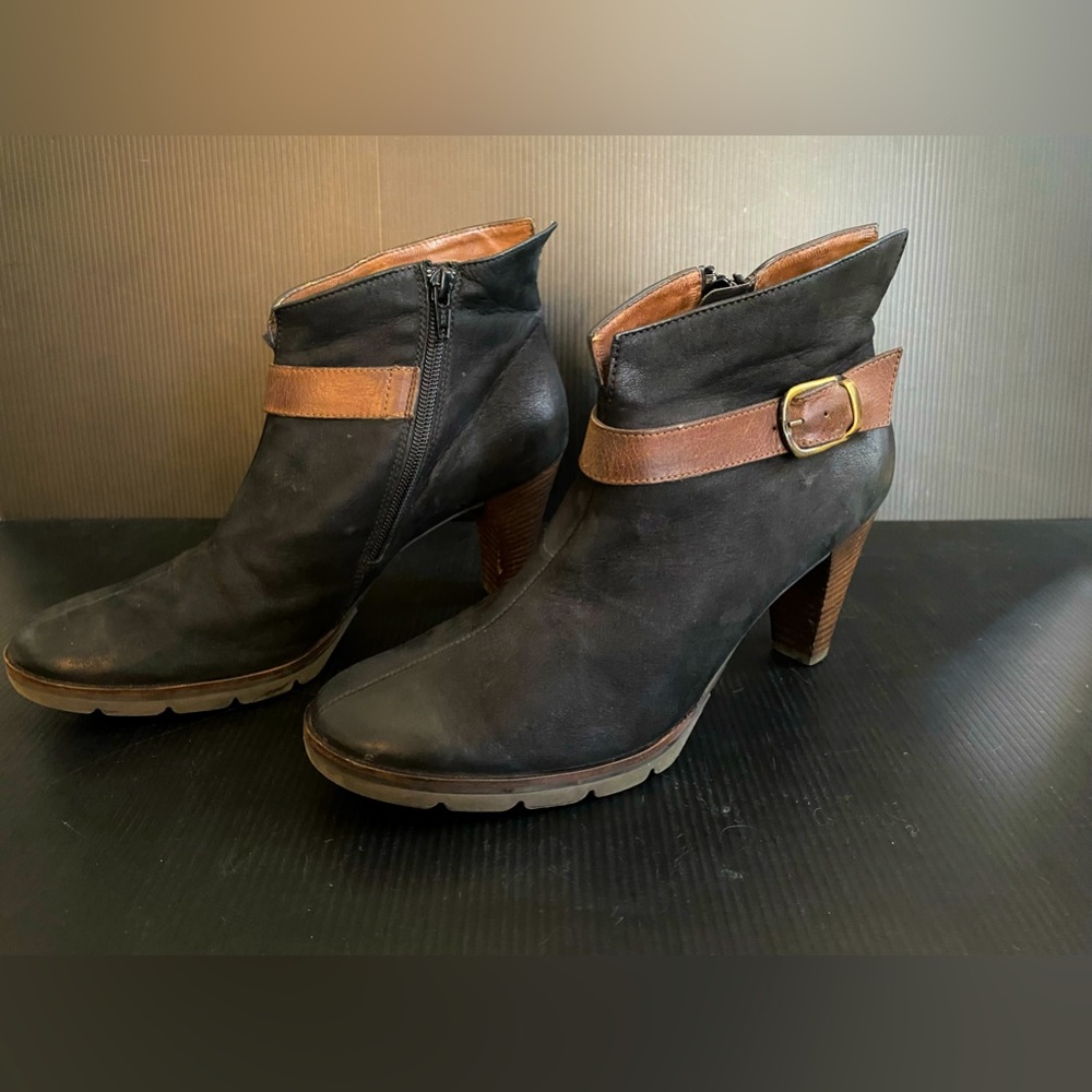 Paul Green Karla Booties Black Nubuck Size 9-1/2 M